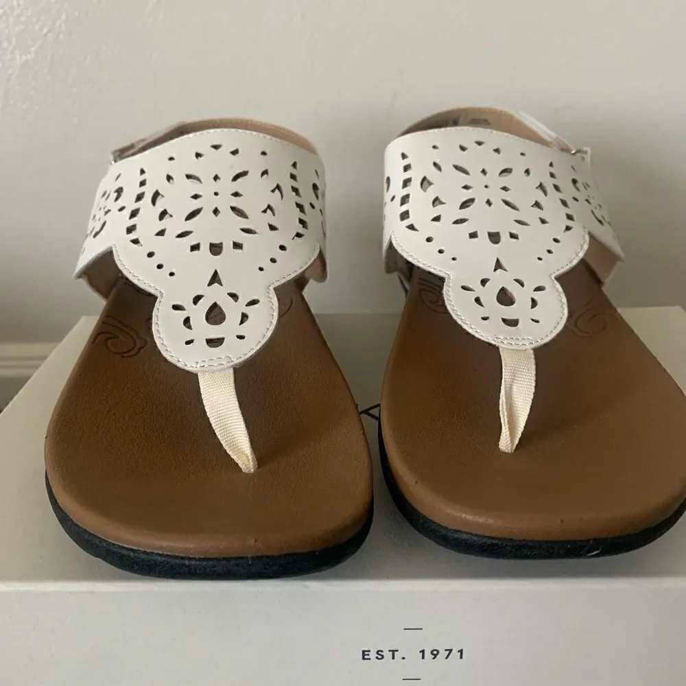 Rockport Women’s sling back leather flat white sandal Sz 11, NIB